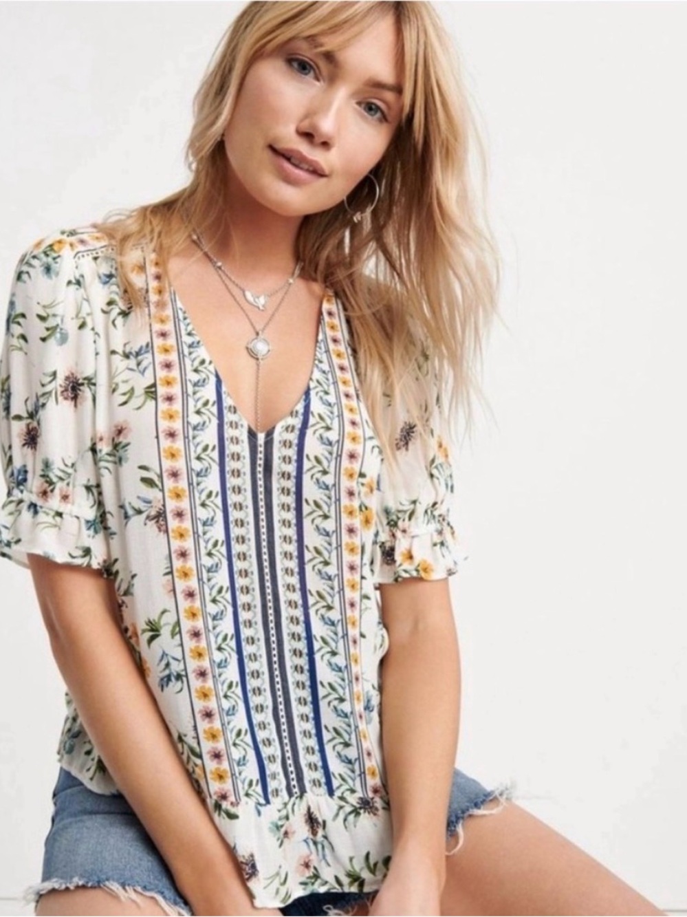SOLD Lucky Brand Floral Print Blouse Short Sleeve Ruffle Cuff & Hem Large Viscos